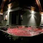Mala Osada Z Jacuzzi Przy Gondoli Chalet *