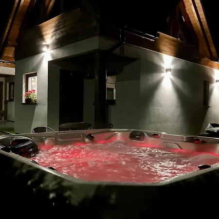 Mala Osada Z Jacuzzi Przy Gondoli Alpesi faház *